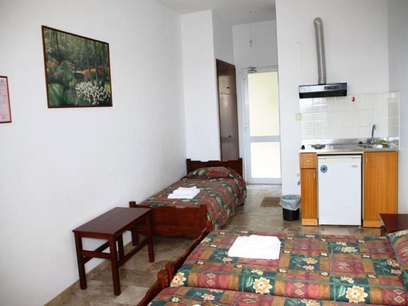 Oasis Studios Rodakino Chambre photo