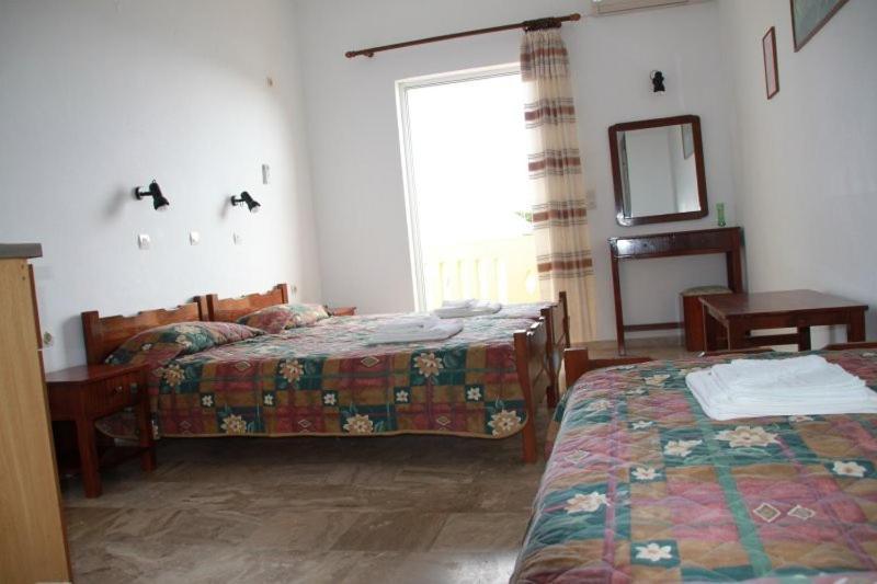 Oasis Studios Rodakino Chambre photo