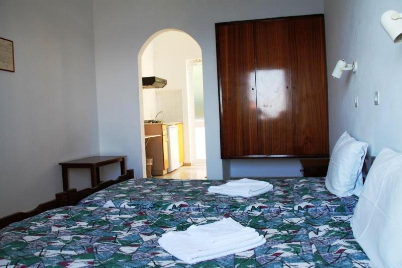 Oasis Studios Rodakino Chambre photo
