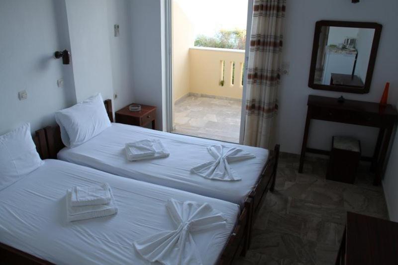 Oasis Studios Rodakino Chambre photo